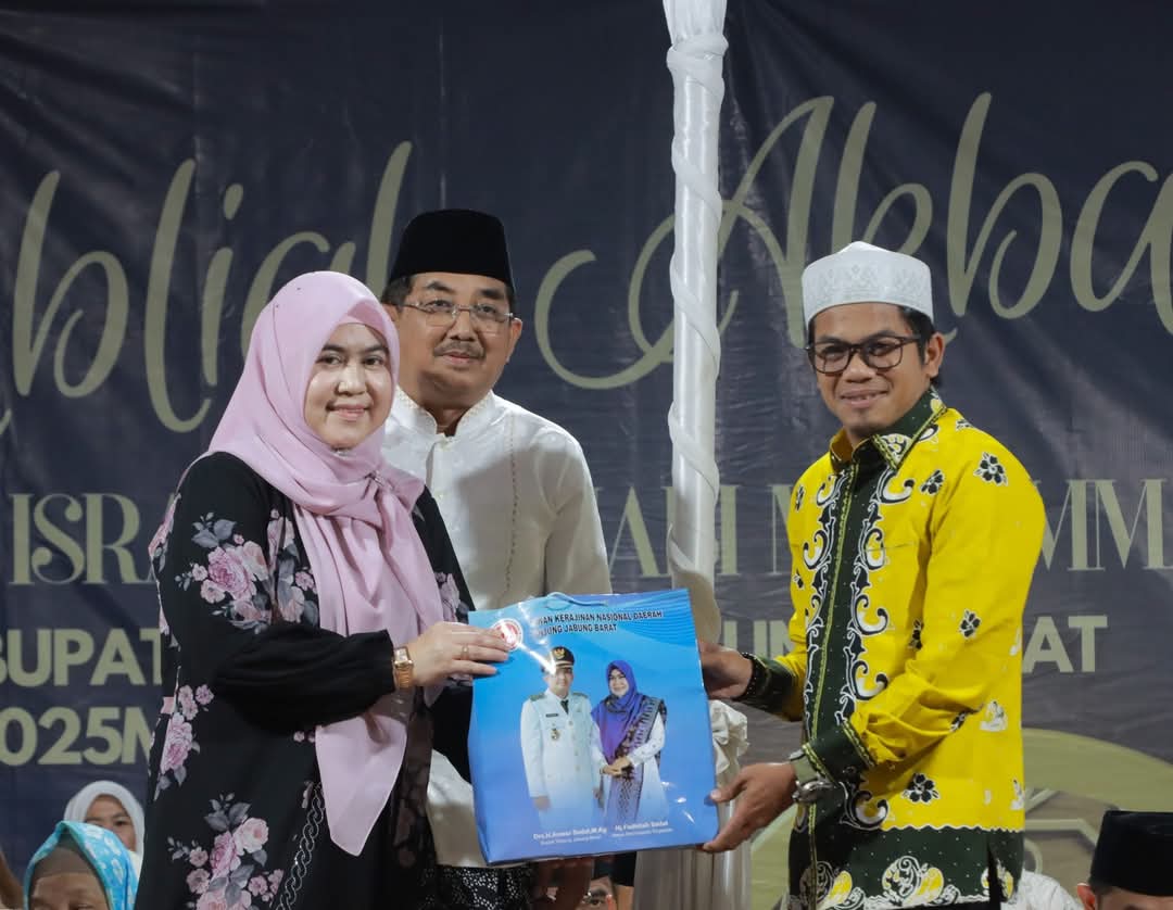 Bupati Tanjab Barat Hadirkan Ustad Ucay untuk Memeriahkan Peringatan Isra' Mi'raj 1446 H