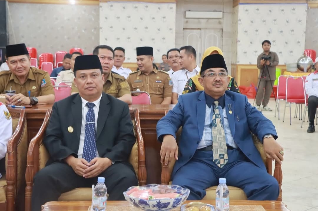 Bupati Anwar Sadat Lantik Pengurus APDESI Merah Putih Tanjung Jabung Barat 2025-2030, Komitmen Tingkatkan Kolaborasi Pemerintah Desa dan Kabupaten
