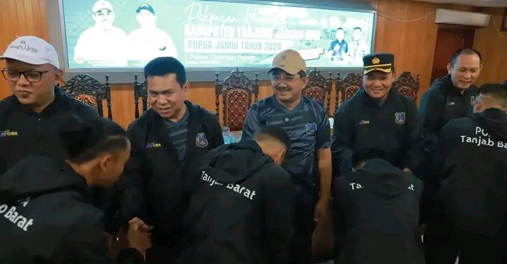 Bupati UAS Lepas 33 Atlet Muda untuk Popda Jambi 2024